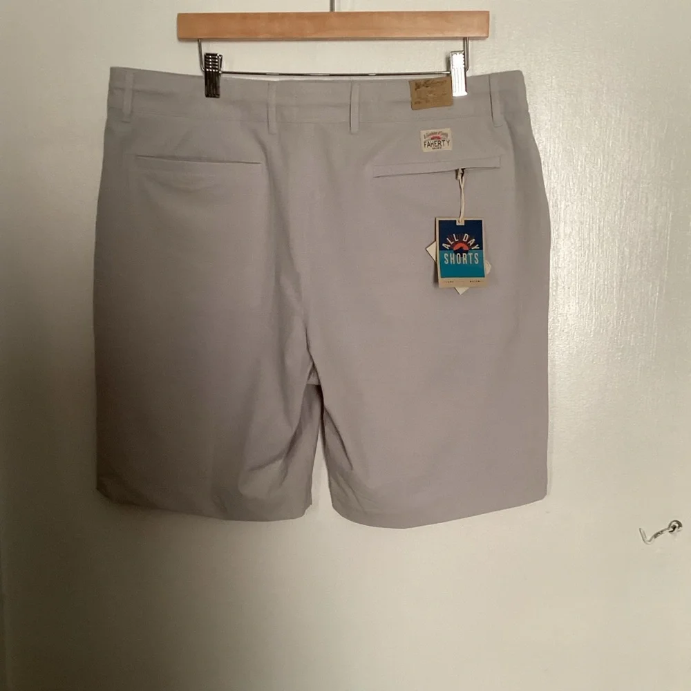 Faherty Men's Belt Loop All Day Short in Stone
